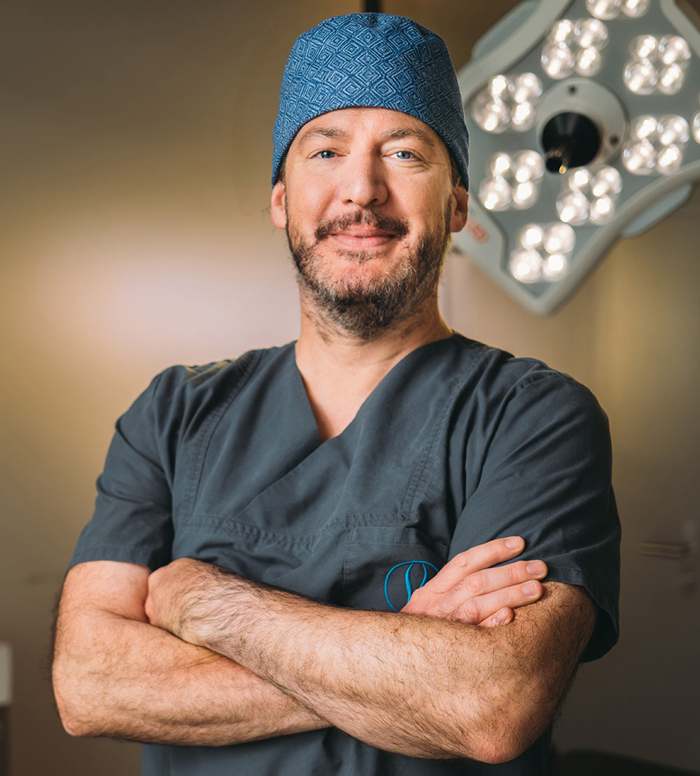 Prof. Dr. med. Holger Engel im OP